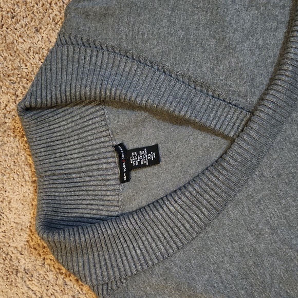 Grey V-neck Sweater - Picture 6 of 11